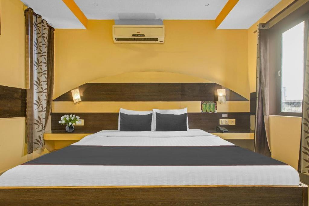 Hotel Mgr ปอนดิเชอรี ภายนอก รูปภาพ